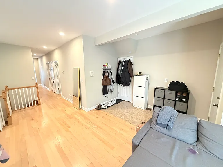 1330 W Roscoe St #1 — Photo 15