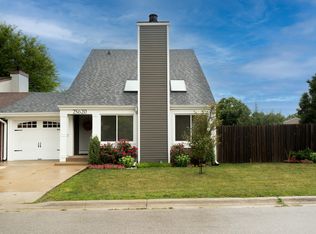 2S620 Mulberry Ct, Warrenville, IL 60555