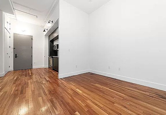 2nd image of 180 Bainbridge St #120