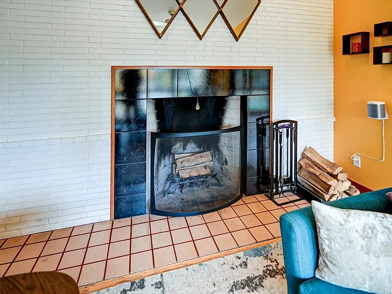 4746 Lafayette Dr — Photo 17