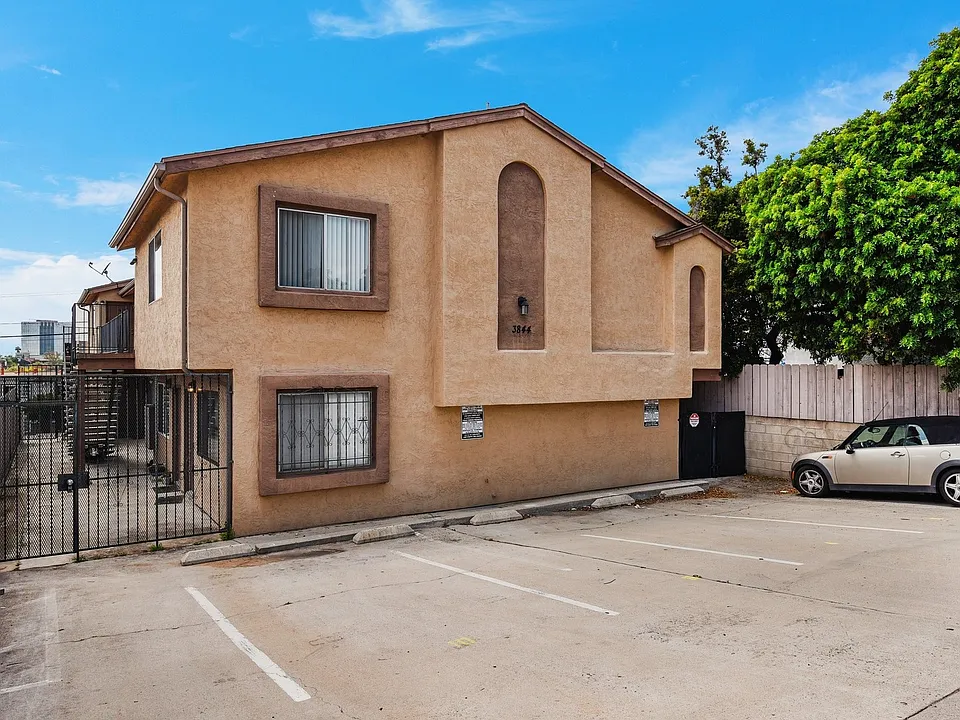 3844 Swift Avenue