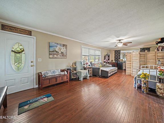 5th image of 1335 Beechview Dr
