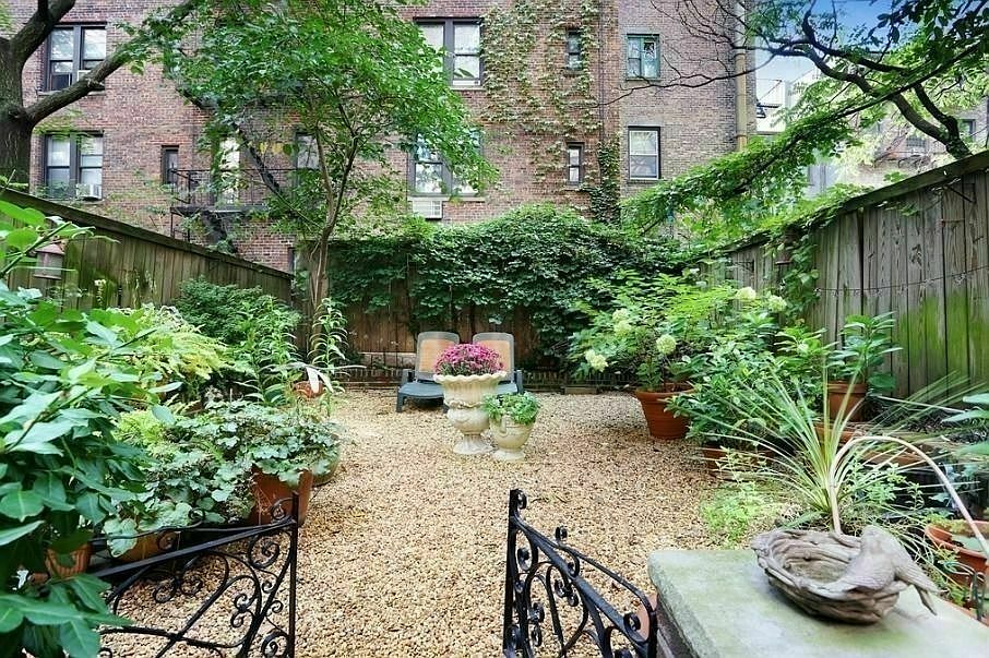 1st image of 326 W 19th St #1