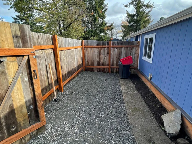 8007 SE 65th Ave — Photo 5