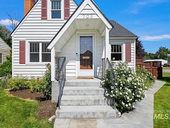 2nd image of 703 18th Ave S