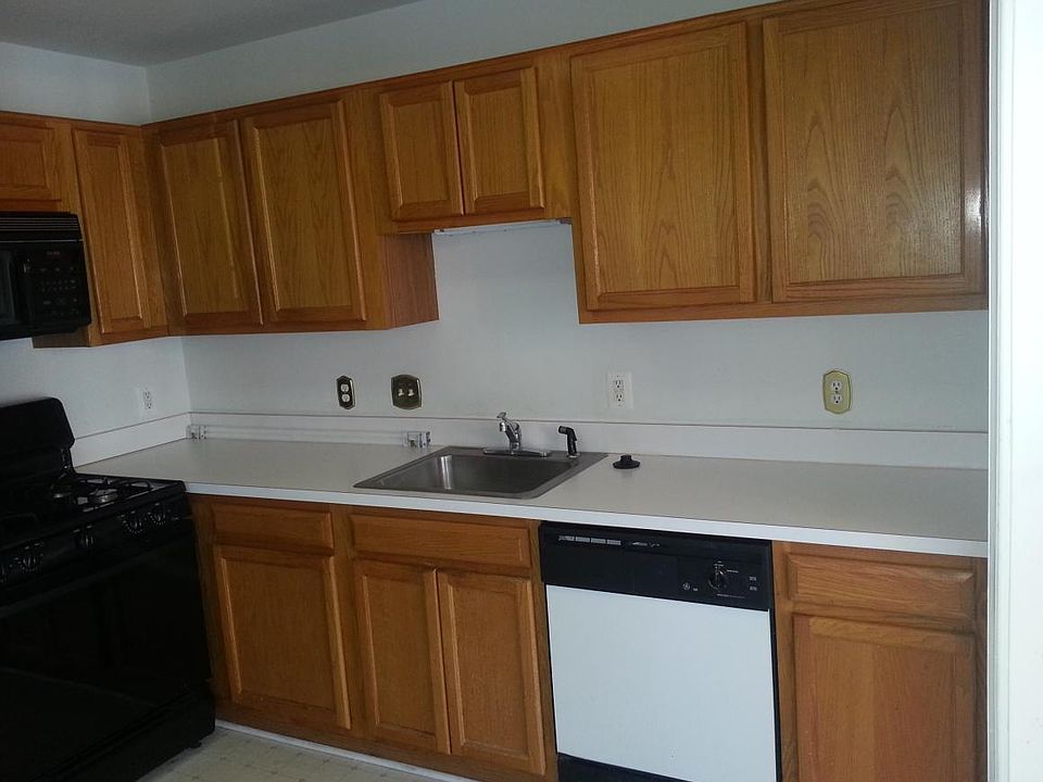 1st image of 8210 Crossbrook Ct Unit 101
