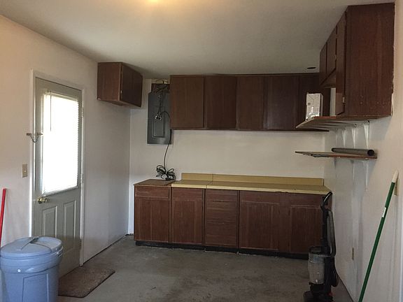 Garage/Workshop