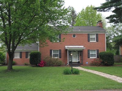 2042 Greenbriar Rd, Leland Grove, IL, 62704