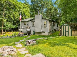 345 Wild Acres Dr, Dingmans Ferry, PA 18328