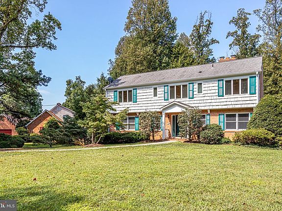 3rd image of 7508 Park Terrace Dr