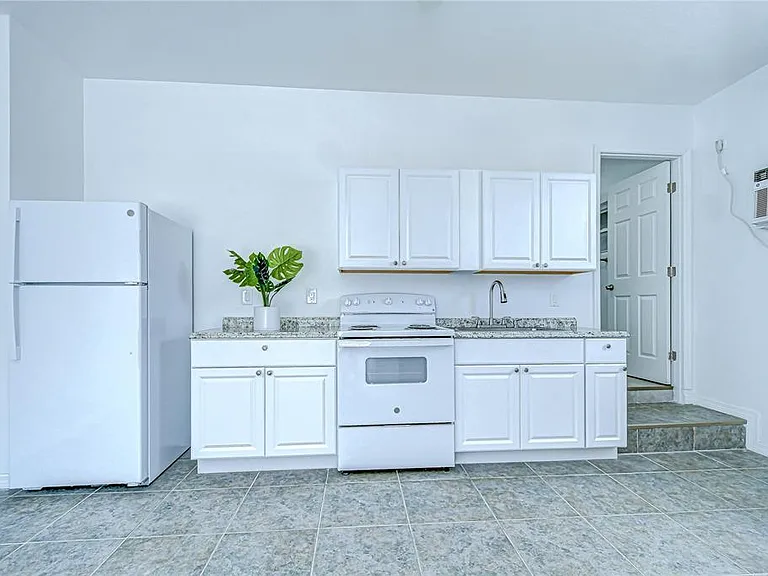 150 E Madeira Ave #3 — Photo 10