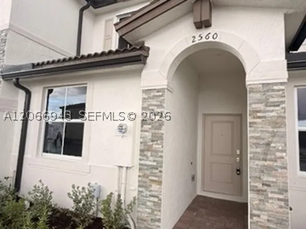 2560 SE 25th Rd #2560, Homestead, FL 33035