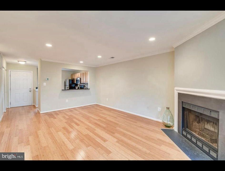 1st image of 2805 Yarling Ct #1805