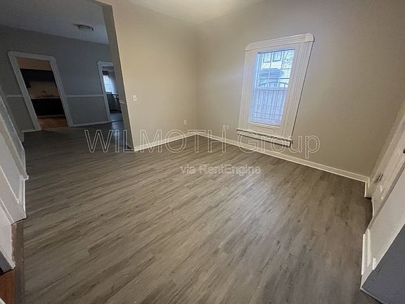 3rd image of 2509 E 10th St