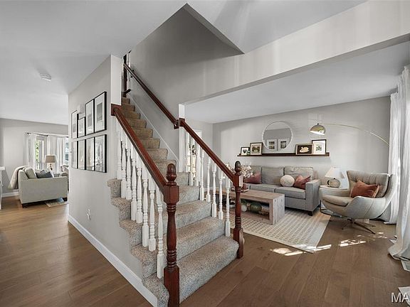 4th image of 831 Spring Crest Dr