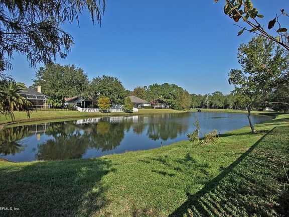 2nd image of 380 Maplewood Dr