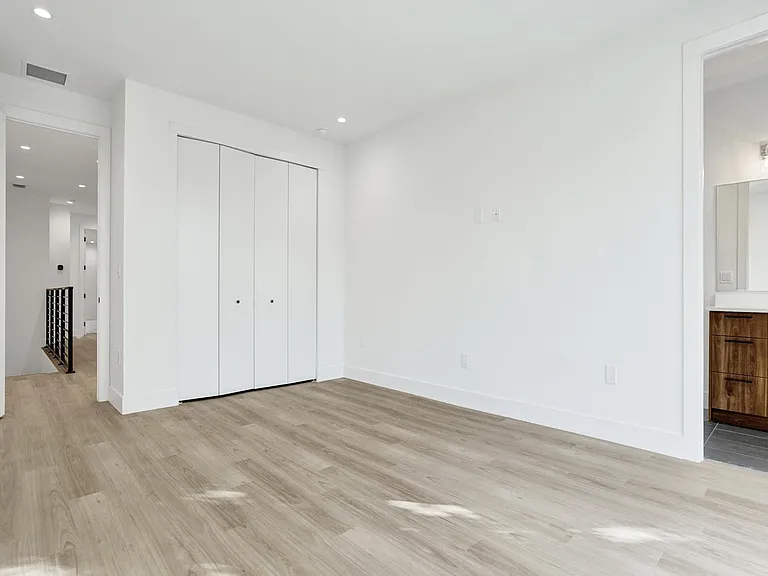 604 SW 7th Ave — Photo 36
