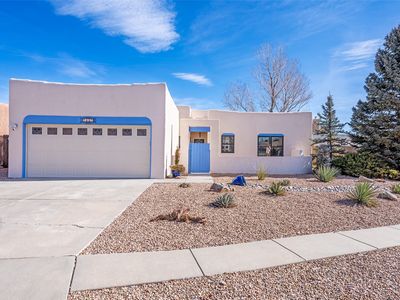 7487 Sagebrush Rd, Santa Fe, NM, 87507