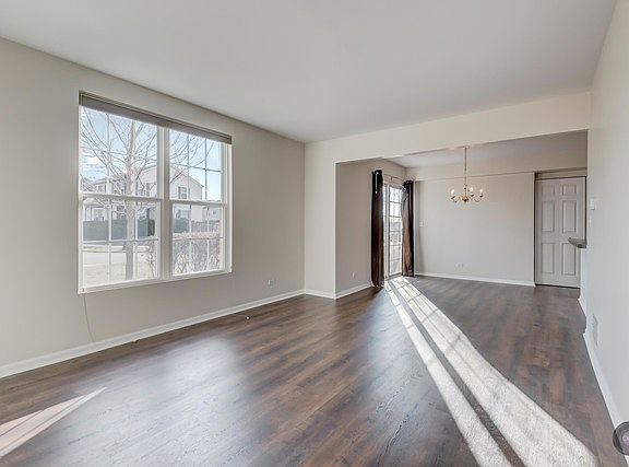 2nd image of 1651 Linden Park Ln