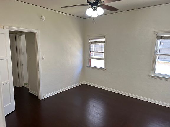 3rd image of 1861 1/2 Kelton Ave