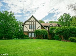 35 Horseshoe Ln, Lemont, IL 60439