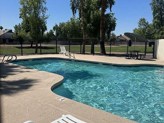 3rd image of 1730 E JACINTO Circle