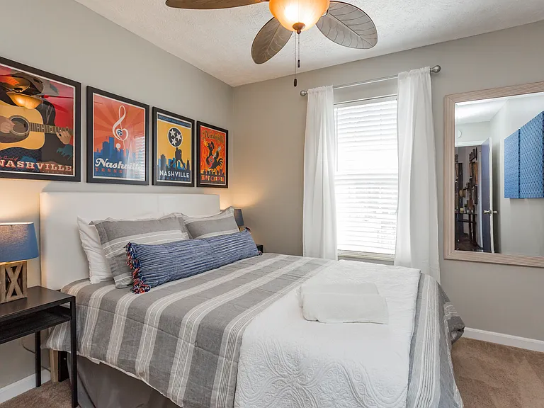 1005 Looby Cir — Photo 10