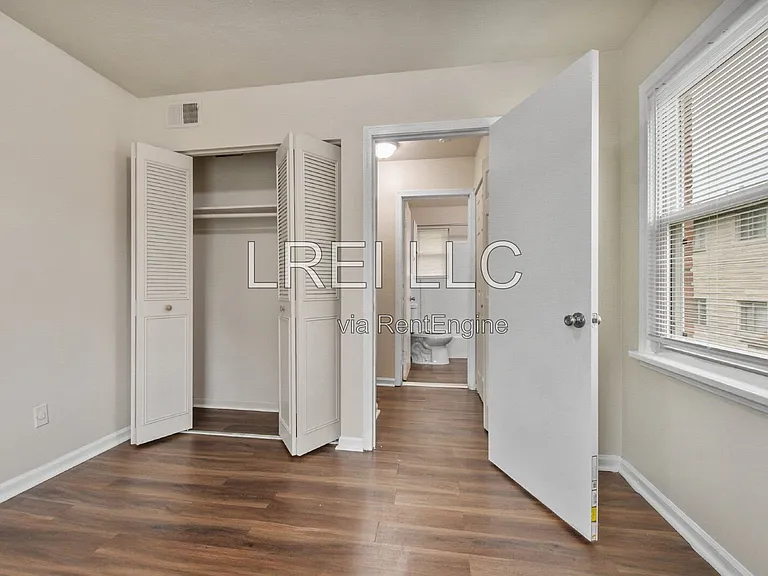 5112 Valiant Dr #3 — Photo 6