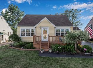 672 Beach Rd, Cheektowaga, NY 14225