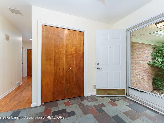 4th image of 1874 Birchwood Dr