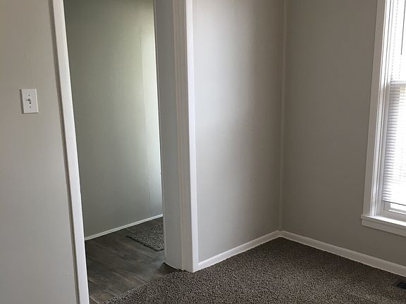 4th image of 228 E Columbus Ave