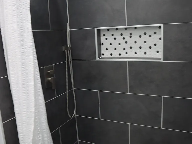 1311 E 118th St #4 — Photo 5