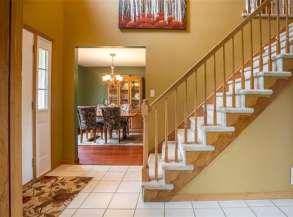 2nd image of 830 Maxwell Dr