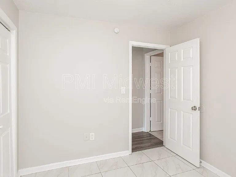 3014 W 10th St #1 — Photo 11