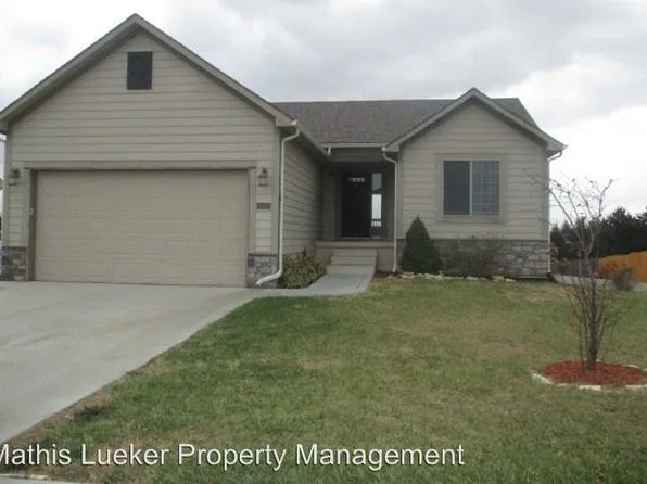 2507 Deer Trl, Junction City, KS 66441