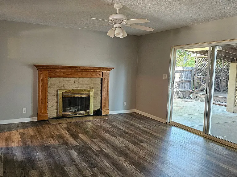 610 Daisy St — Photo 21
