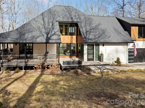 1202 Davis Mountain Rd, Hendersonville, NC 28739
