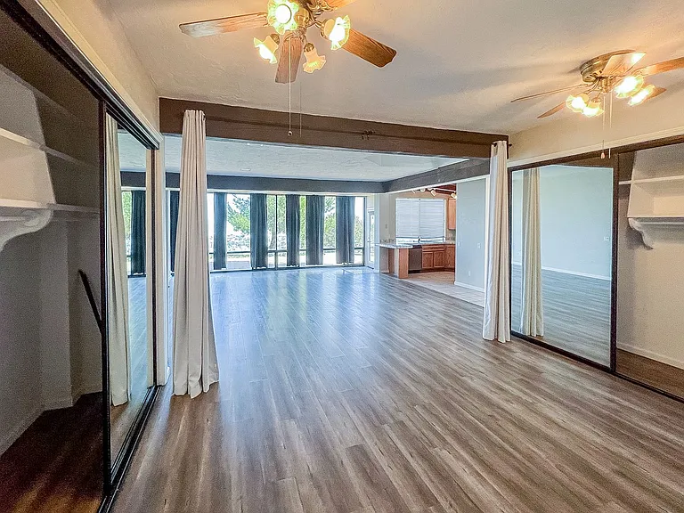 913 Cycad Dr — Photo 4