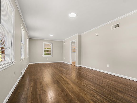 4th image of 3984 Argonne St