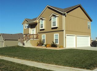 2702 Devin Dr, Junction City, KS 66441