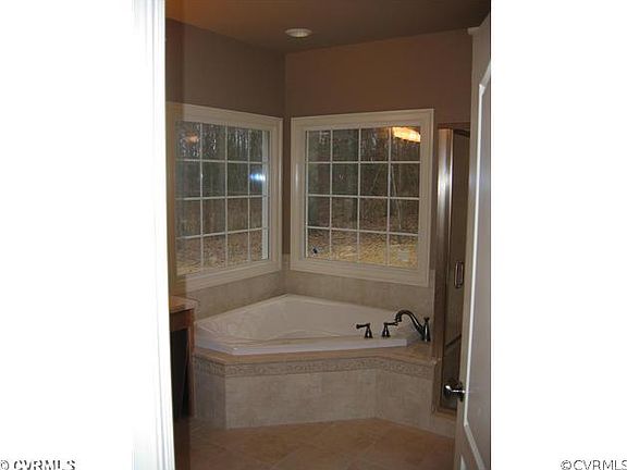 3rd image of 15396 Crowning Brook Ln