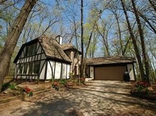 3922 Valentine Rd, Whitmore Lake, MI 48189