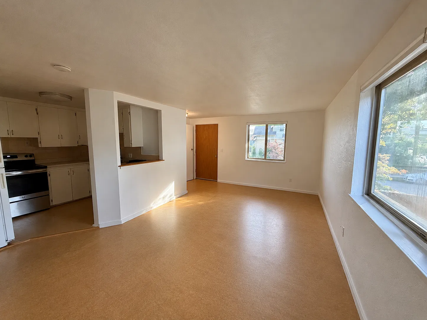 2 bed, 750 sqft, $2,200 — Photo 4