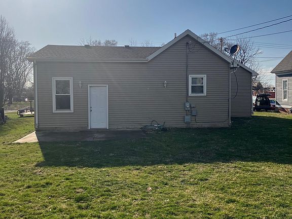 3rd image of 209 S Wasson St