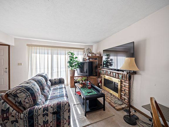 5th image of 5811 36th Avenue Ct #0