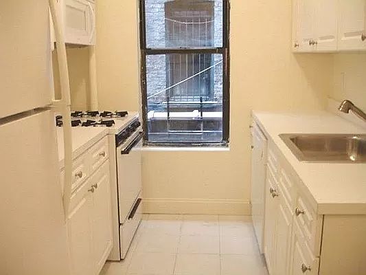 2nd image of 502 Amsterdam Ave APT 22