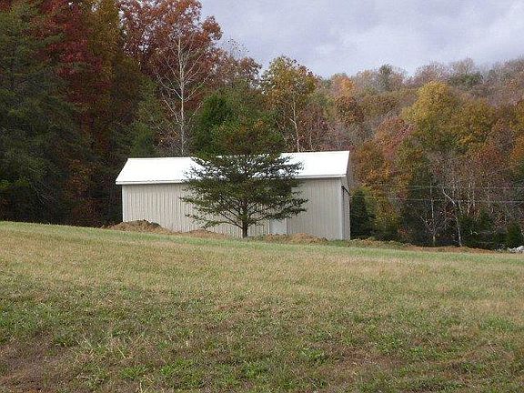 2nd image of 285 Holcomb Blvd