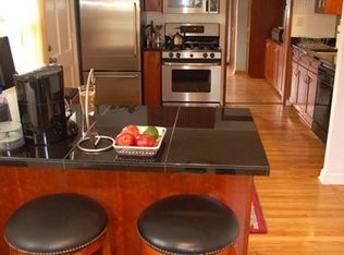 129 W Cherokee Cir, Fox Pt, WI 53217