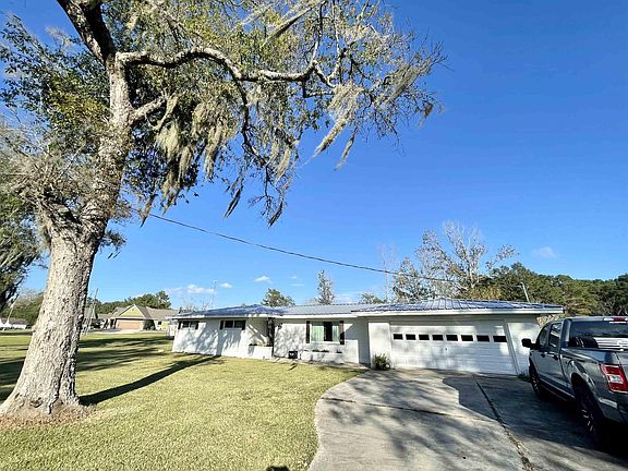 2nd image of 306 Rose Ln