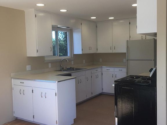 brand new stove and dishwasher